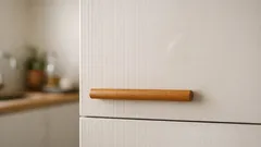 Minimalismo caldo: la tendenza 2025-2026 che manda in pensione il total white